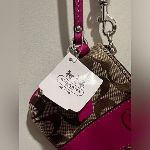 COACH Wristlet SV/Khaki/Magenta NWT